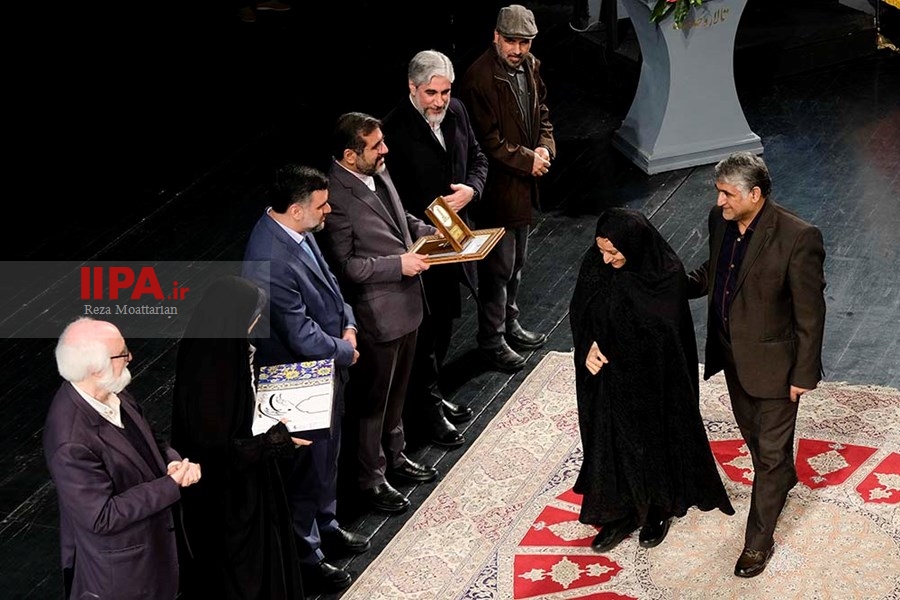   پانزدهمین دوره جایزه ادبی جلال