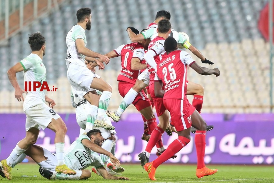   دیدار تیم های فوتبال پرسپولیس و ذوب آهن