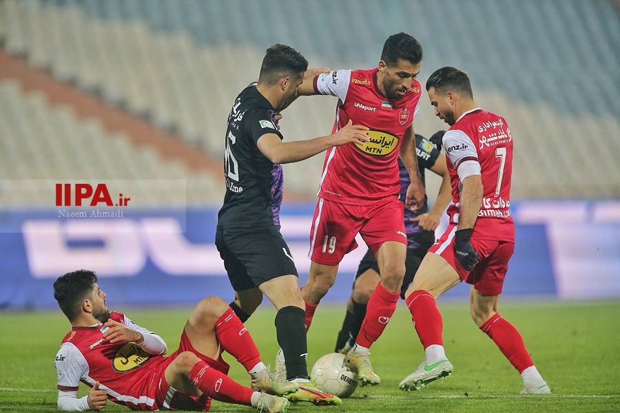   دیدار دو تیم  پرسپولیس و هوادار 