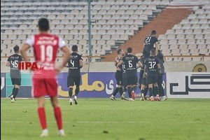 دیدار دو تیم  پرسپولیس و هوادار