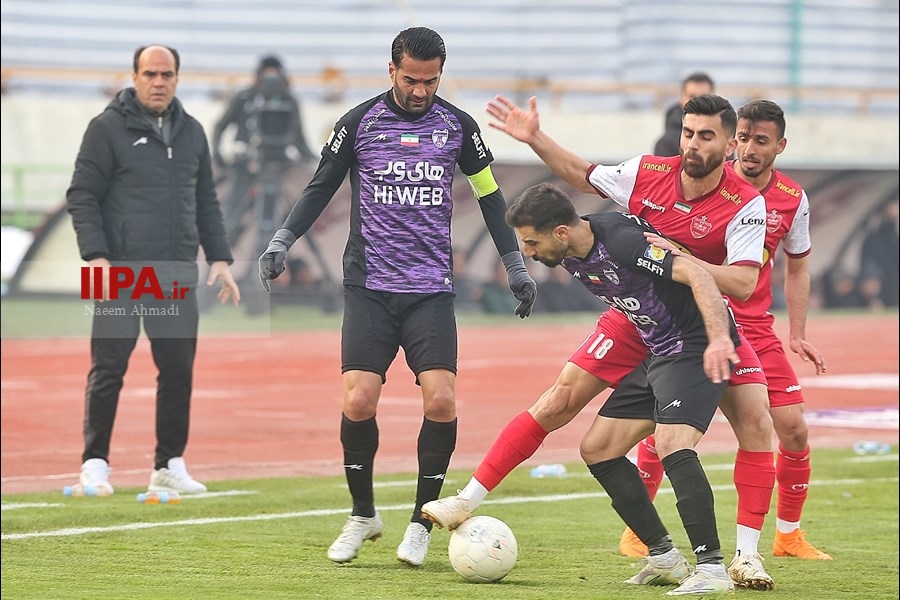   دیدار دو تیم  پرسپولیس و هوادار 