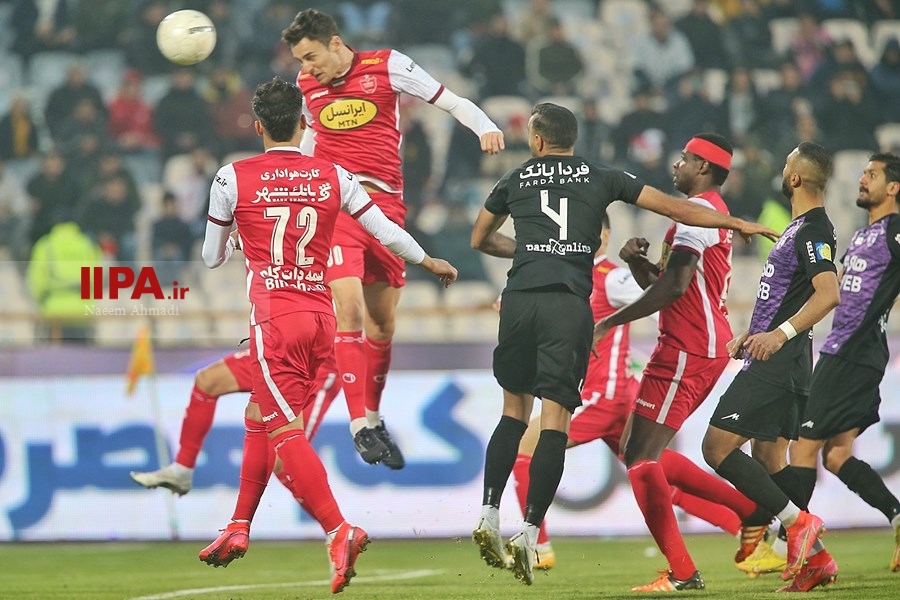   دیدار دو تیم  پرسپولیس و هوادار 