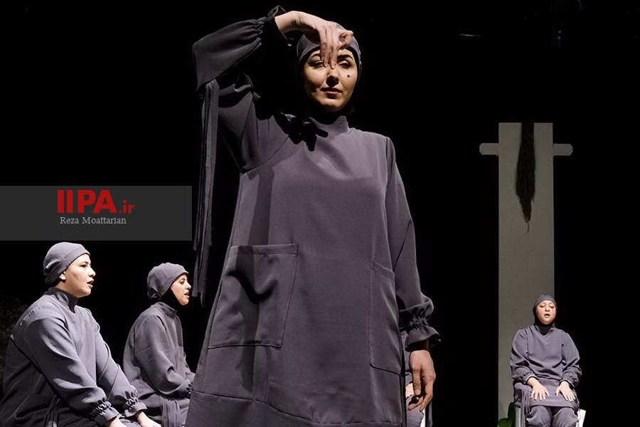   نمایش همه چیز می‌گذرد، تو نمی‌گذری