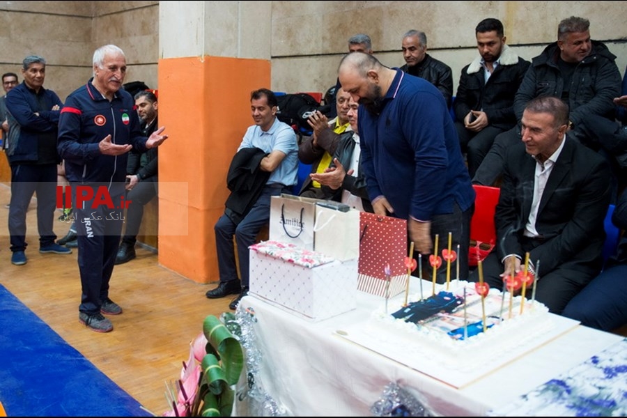  جشن تولد منصور برزگر کشتی گیر پیشکسوت