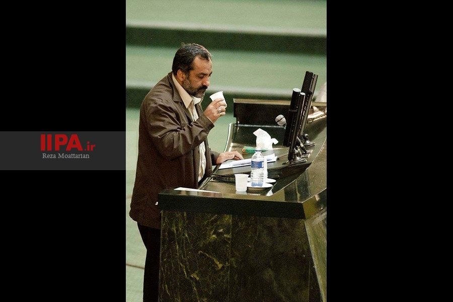   عکس های به جا مانده از زنده یاد عماد افروغ در دوره نمایندگی مجلس