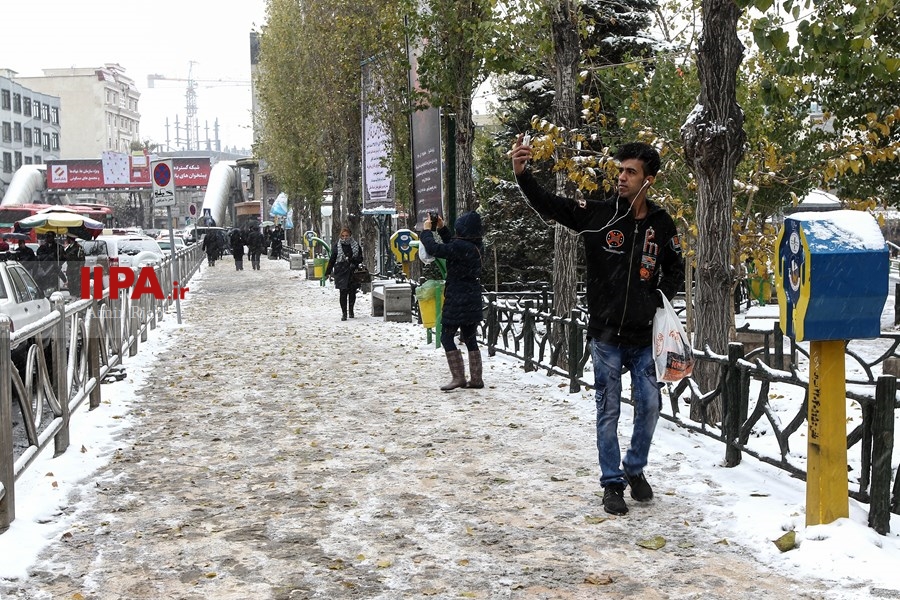   بارش برف  صبحگاهی در تهران