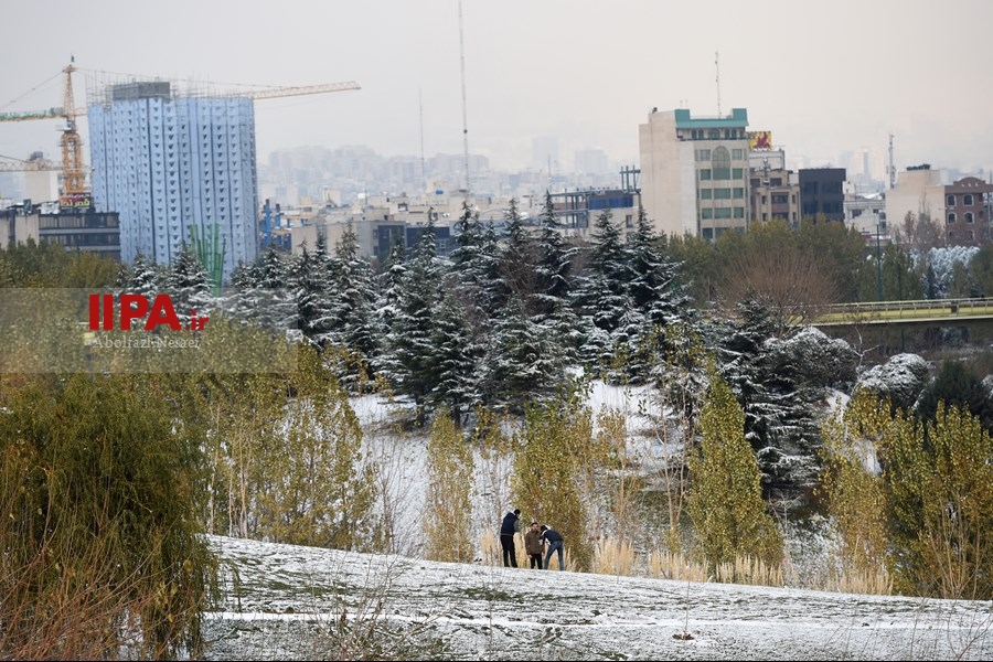   برف پاییزی در تهران