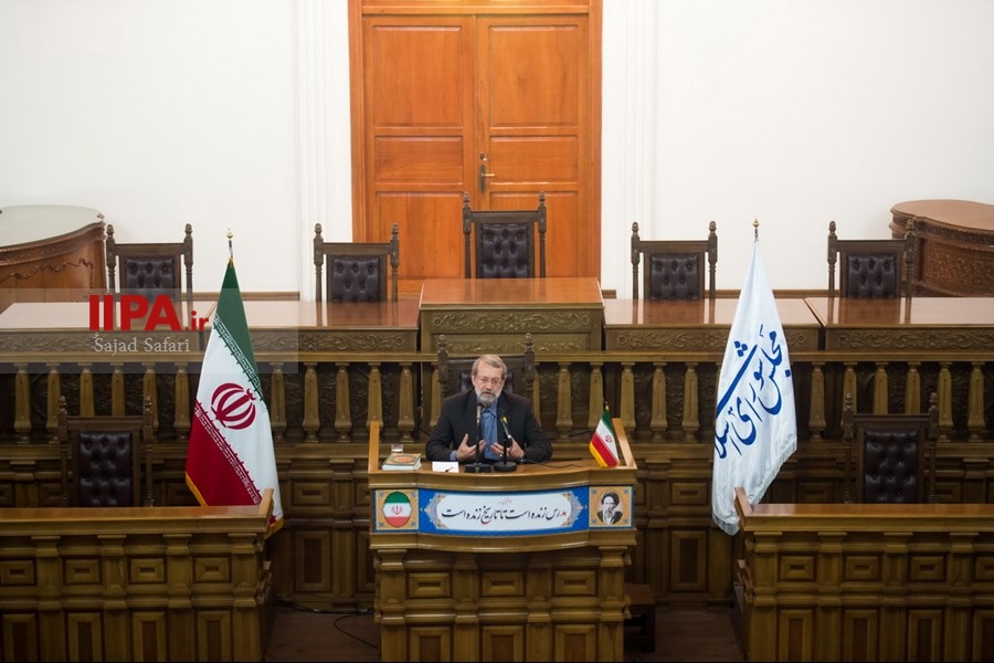   نشست خبری رئیس مجلس شورای اسلامی