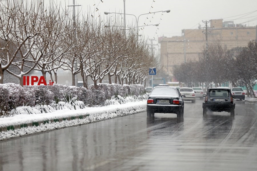   بارش برف پاییزی در مشهد