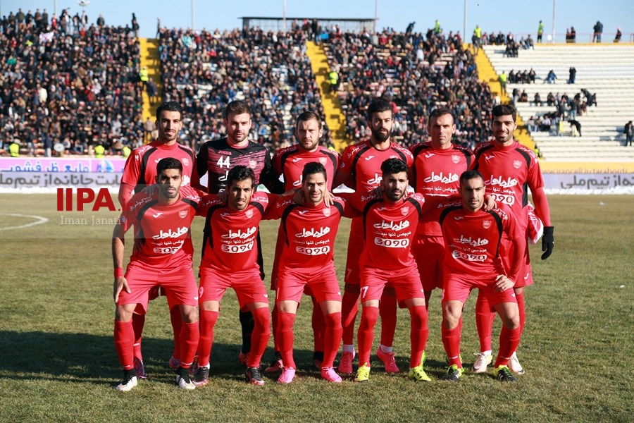   دیدار  دو تیم پرسپولیس  تهران و پدیده مشهد