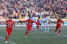   دیدار  دو تیم پرسپولیس  تهران و پدیده مشهد