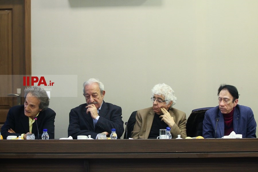   دیدار هنرمندان با وزیر ارشاد 