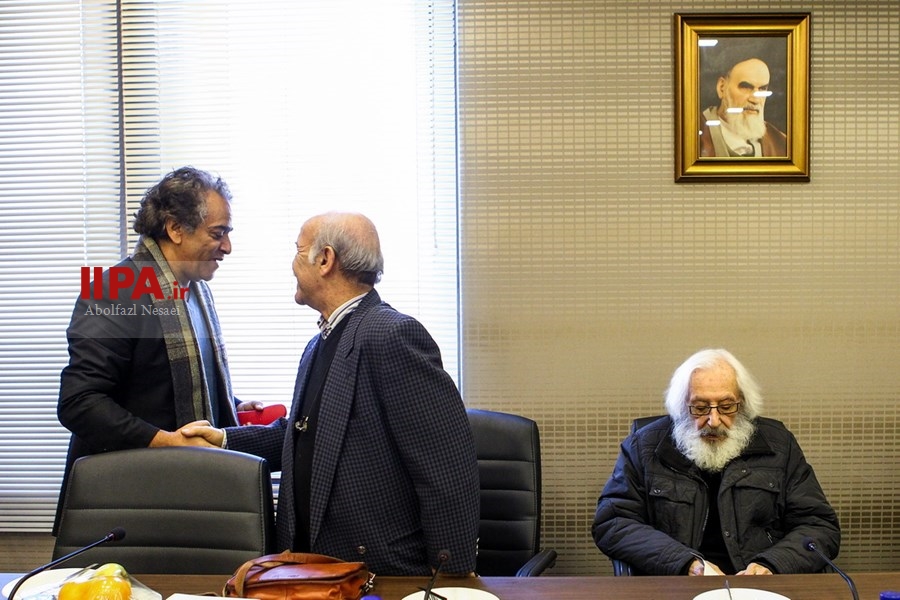   دیدار هنرمندان با وزیر ارشاد 