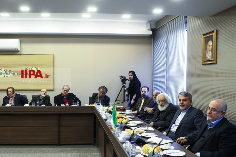   دیدار هنرمندان با وزیر ارشاد 