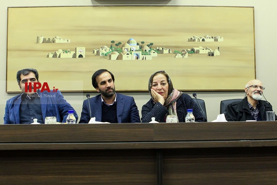   دیدار هنرمندان با وزیر ارشاد 