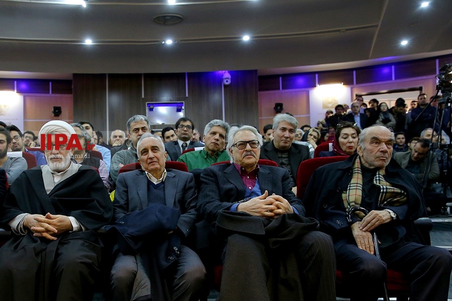  رونمایی از کتاب سید جواد طباطبایی