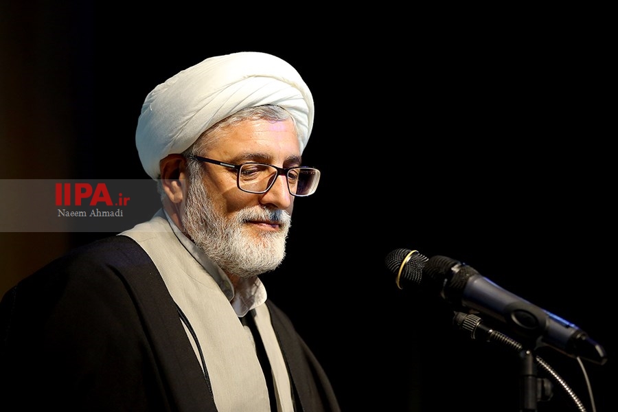   رونمایی از کتاب سید جواد طباطبایی