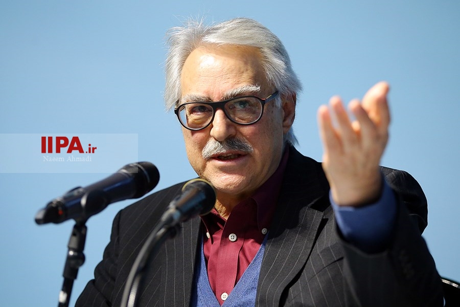   رونمایی از کتاب سید جواد طباطبایی