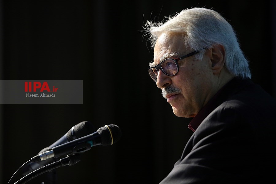   رونمایی از کتاب سید جواد طباطبایی