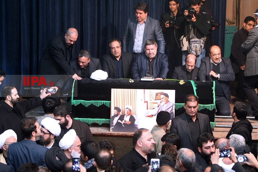   وداع با ایت الله هاشمی رفسنجانی در حسینیه جماران -2