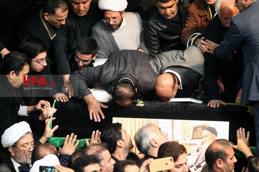   وداع با ایت الله هاشمی رفسنجانی در حسینیه جماران -2
