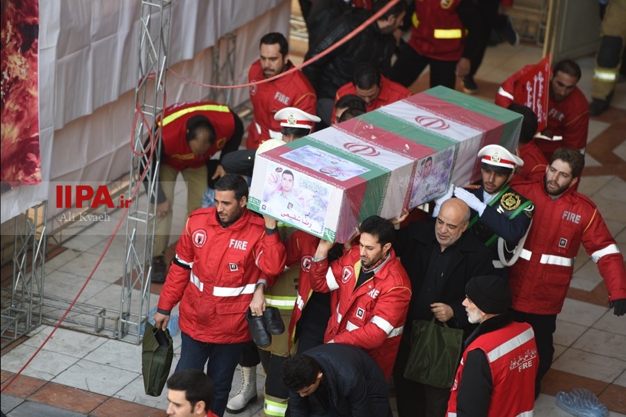   تشییع پیکر شهدای آتش‌نشان حادثه پلاسکو-1
