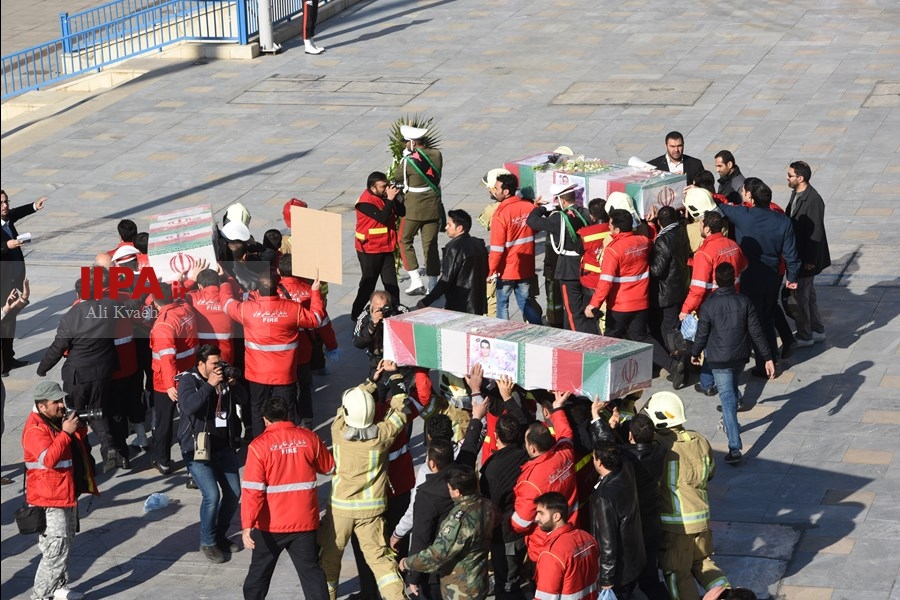   تشییع پیکر شهدای آتش‌نشان حادثه پلاسکو-1