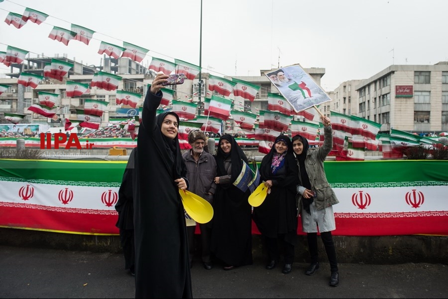   در حاشیه  راهپیمایی 22 بهمن در تهران 