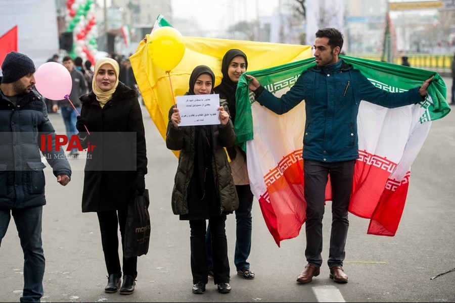   در حاشیه  راهپیمایی 22 بهمن در تهران 