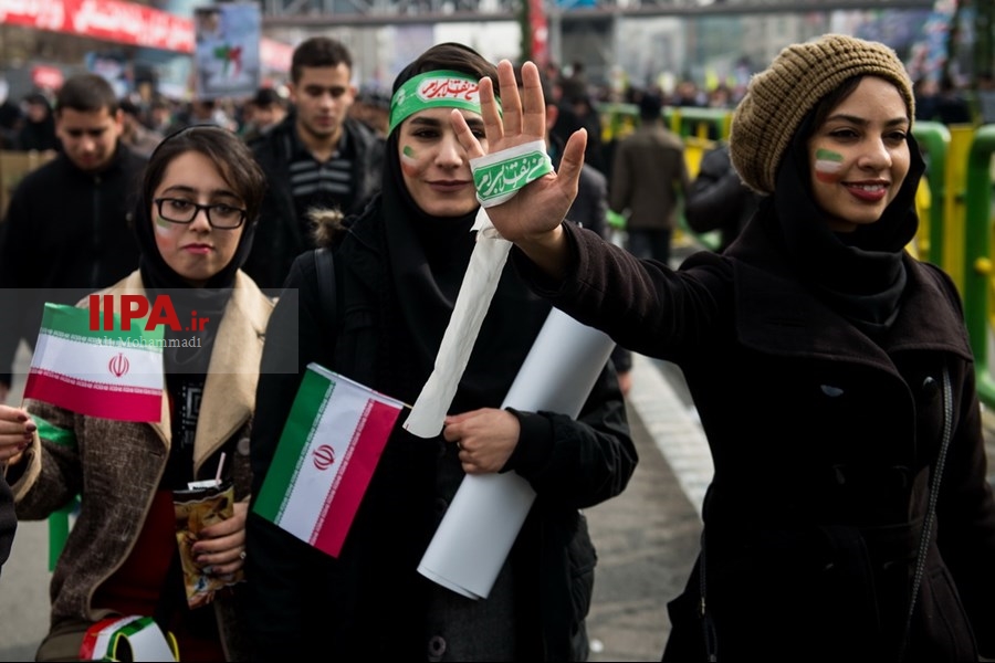   در حاشیه  راهپیمایی 22 بهمن در تهران 