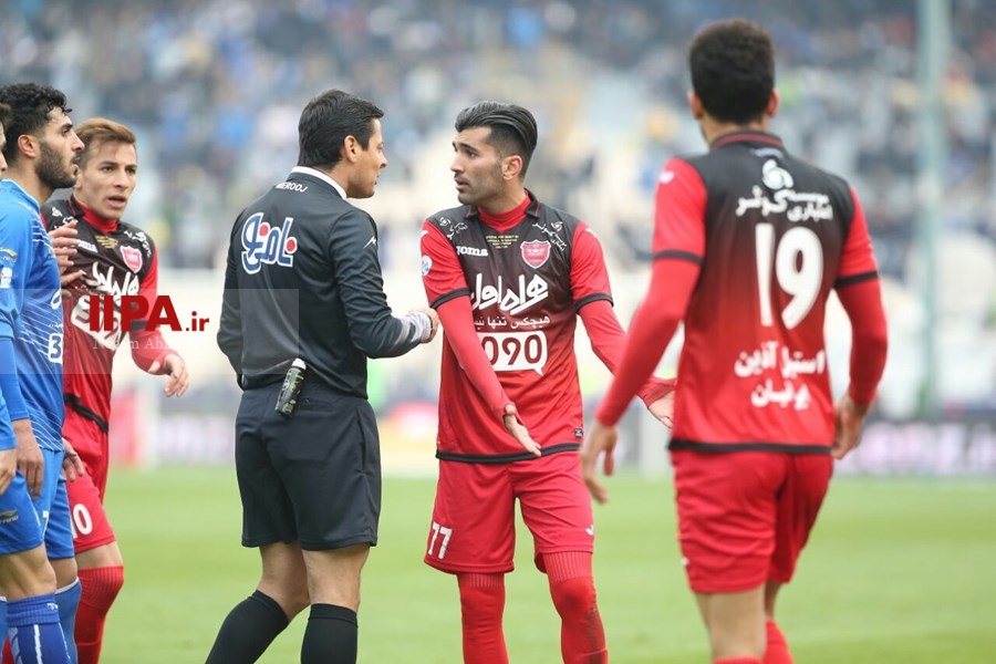   هفته بیست و یکم لیگ برتر/دیدار تیمهای استقلال و پرسپولیس (1)