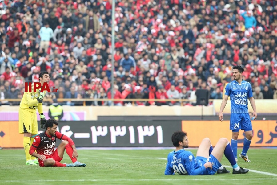   هفته بیست و یکم لیگ برتر/دیدار تیمهای استقلال و پرسپولیس (1)