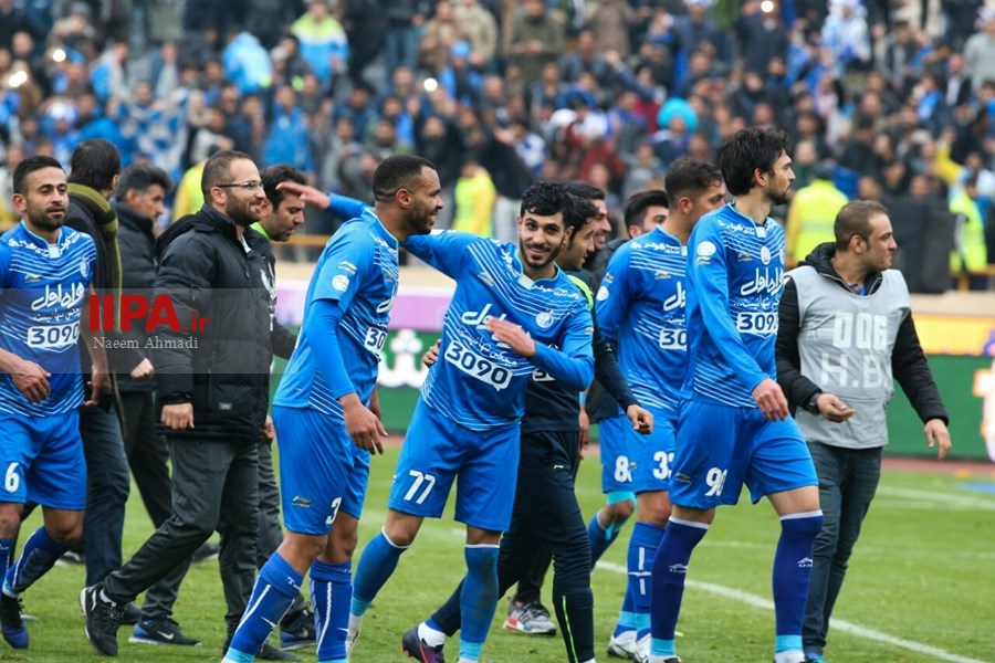   هفته بیست و یکم لیگ برتر/دیدار تیمهای استقلال و پرسپولیس (1)