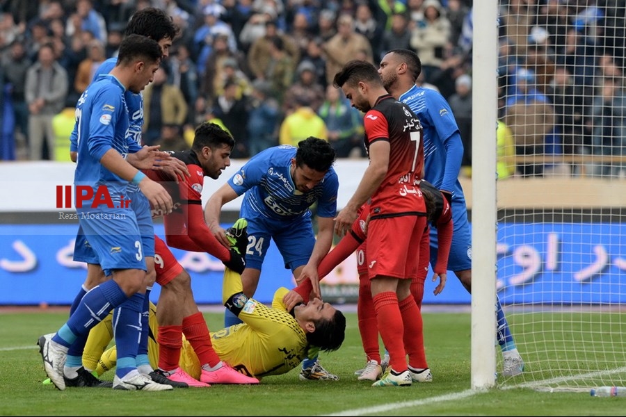   هفته بیست و یکم لیگ برتر/دیدار تیمهای استقلال و پرسپولیس (2)