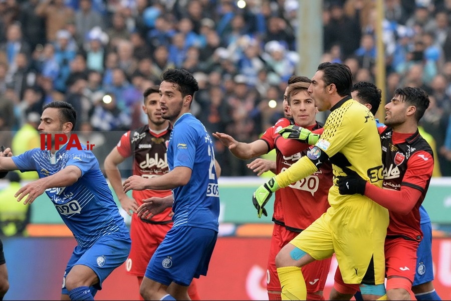   هفته بیست و یکم لیگ برتر/دیدار تیمهای استقلال و پرسپولیس (2)