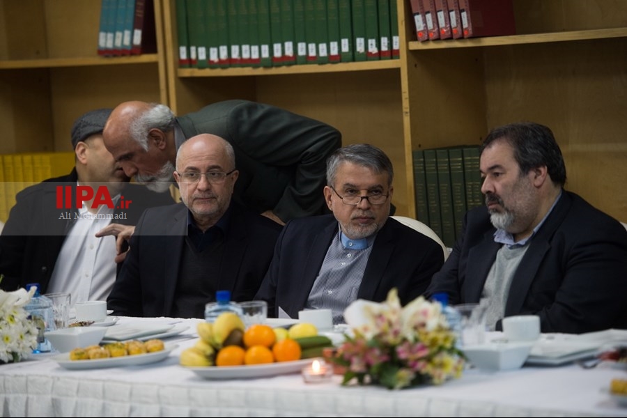   نشست وزیر ارشاد با هنرمندان حوزه تجسمی