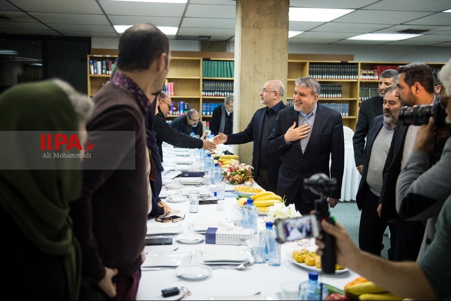   نشست وزیر ارشاد با هنرمندان حوزه تجسمی