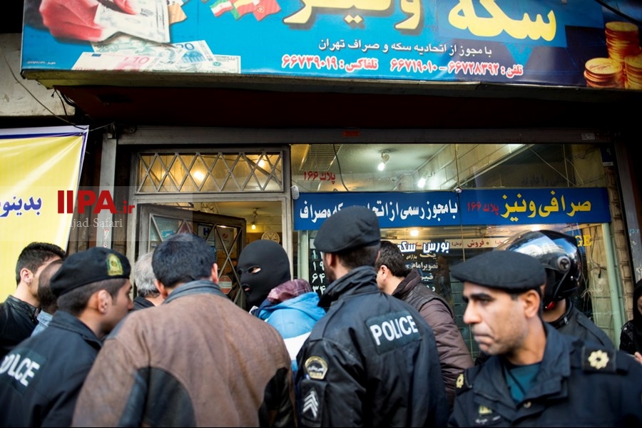   بازسازی صحنه سرقت مسلحانه از صرافی