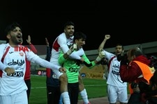   دیدار تیم‌های نفت تهران و پرسپولیس 