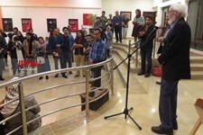   نمایش آدم آدم است