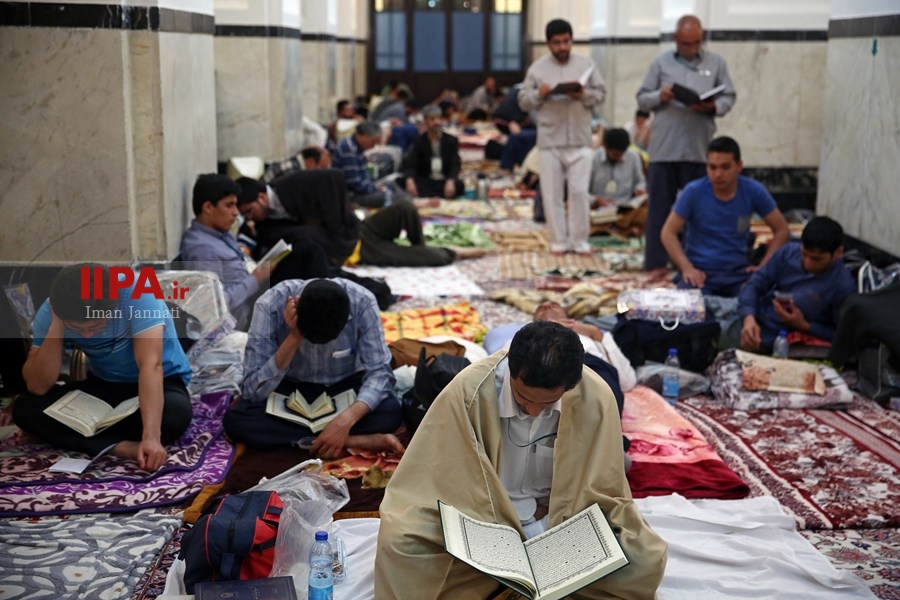   آئین معنوی اعتکاف در مسجد گوهرشاد حرم مطهر رضوی