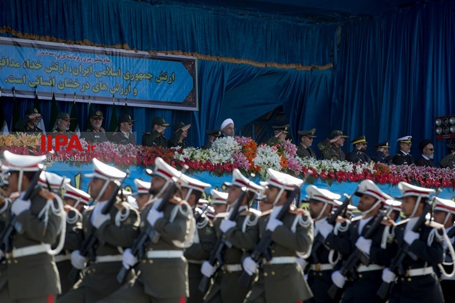   مراسم رژه روز ارتش با حضور رئیس جمهور