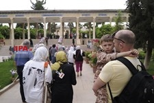   گردشگران خارجی در شیراز 