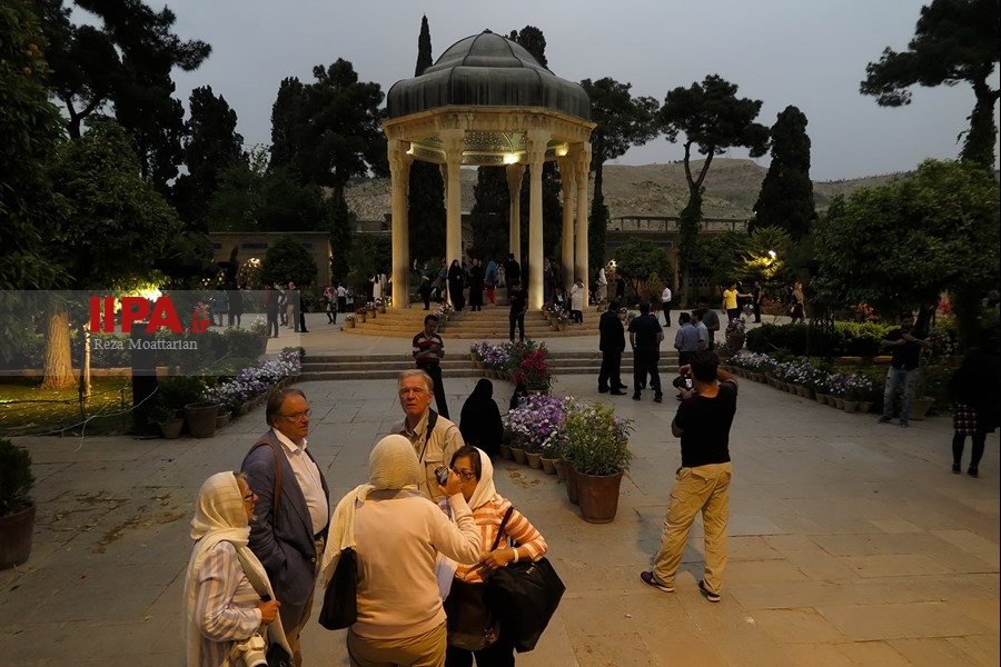   گردشگران خارجی در شیراز 