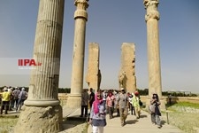   گردشگران خارجی در شیراز 