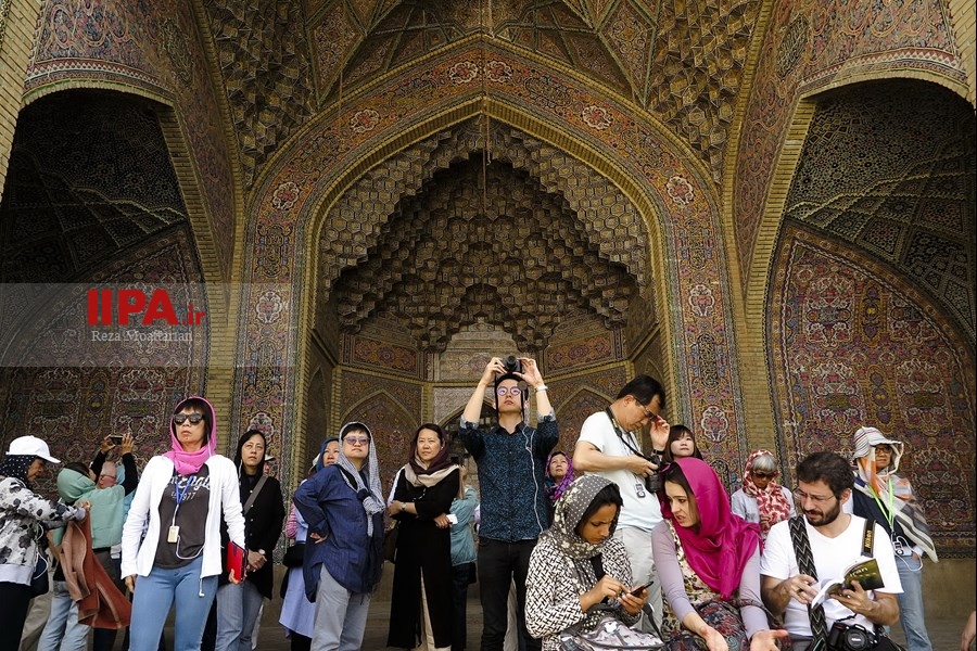   گردشگران خارجی در شیراز 