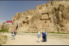   گردشگران خارجی در شیراز 