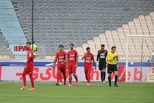    دیدار تیم های فوتبال پرسپولیس تهران و ذوب آهن اصفهان