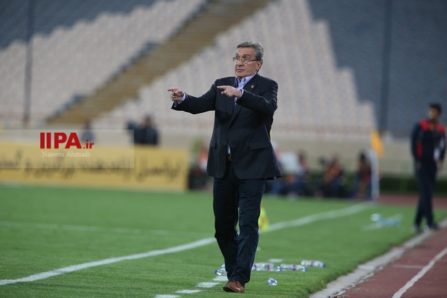    دیدار تیم های فوتبال پرسپولیس تهران و ذوب آهن اصفهان