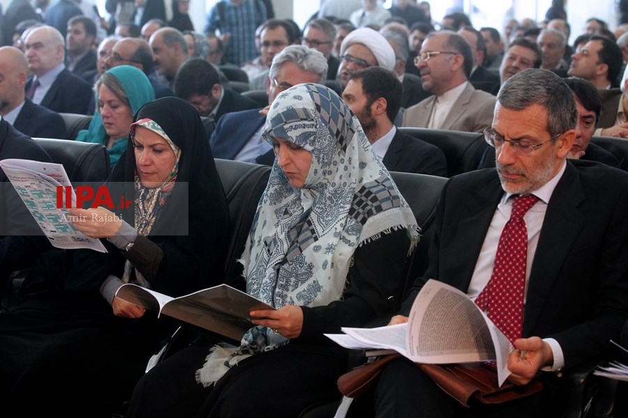   گشایش سی‌امین نمایشگاه بین‌المللی کتاب تهران